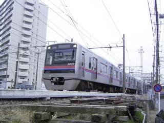 月
