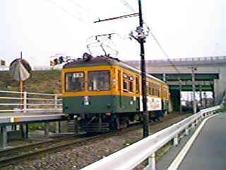 �V����ʂ̓d��